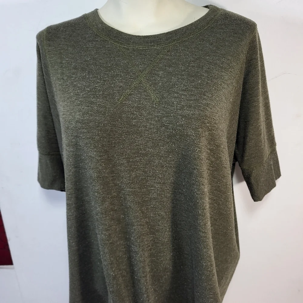 Freeloader Green T-Shirt Sweater - Picture 2 of 6